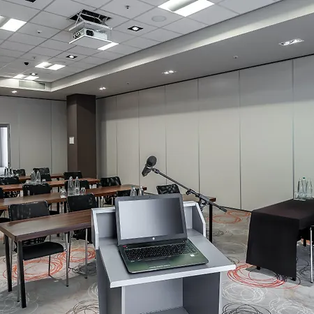 Otel Express Arena Towers By Ihg 3*