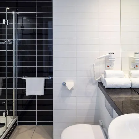 Express Arena Towers By Ihg Otel 3*