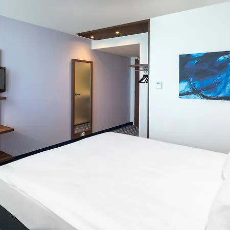 Express Arena Towers By Ihg Hotel 3*