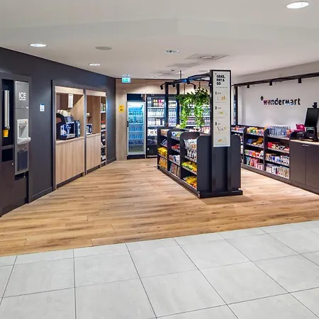 홀리데이 인 익스프레스 아레나 타워 3*