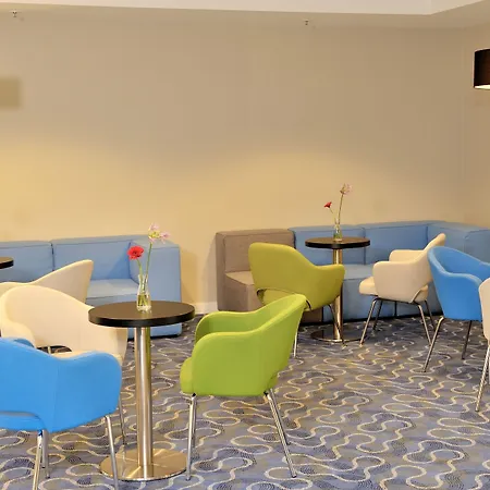 홀리데이 인 익스프레스 아레나 타워