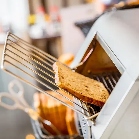 홀리데이 인 익스프레스 아레나 타워 3*