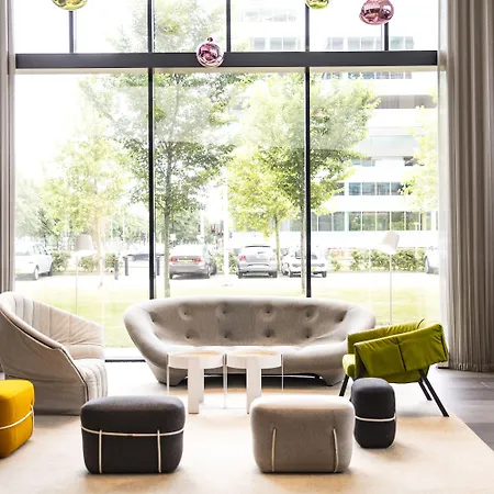 홀리데이 인 익스프레스 아레나 타워