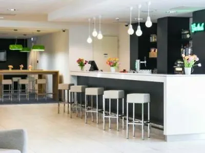 홀리데이 인 익스프레스 아레나 타워