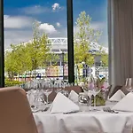 Express Arena Towers By Ihg Hotell