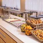 Express Arena Towers By Ihg Hotell 3*
