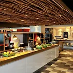 Express Arena Towers By Ihg Hotell 3*
