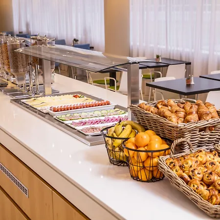 Express Arena Towers By Ihg Hotel 3*